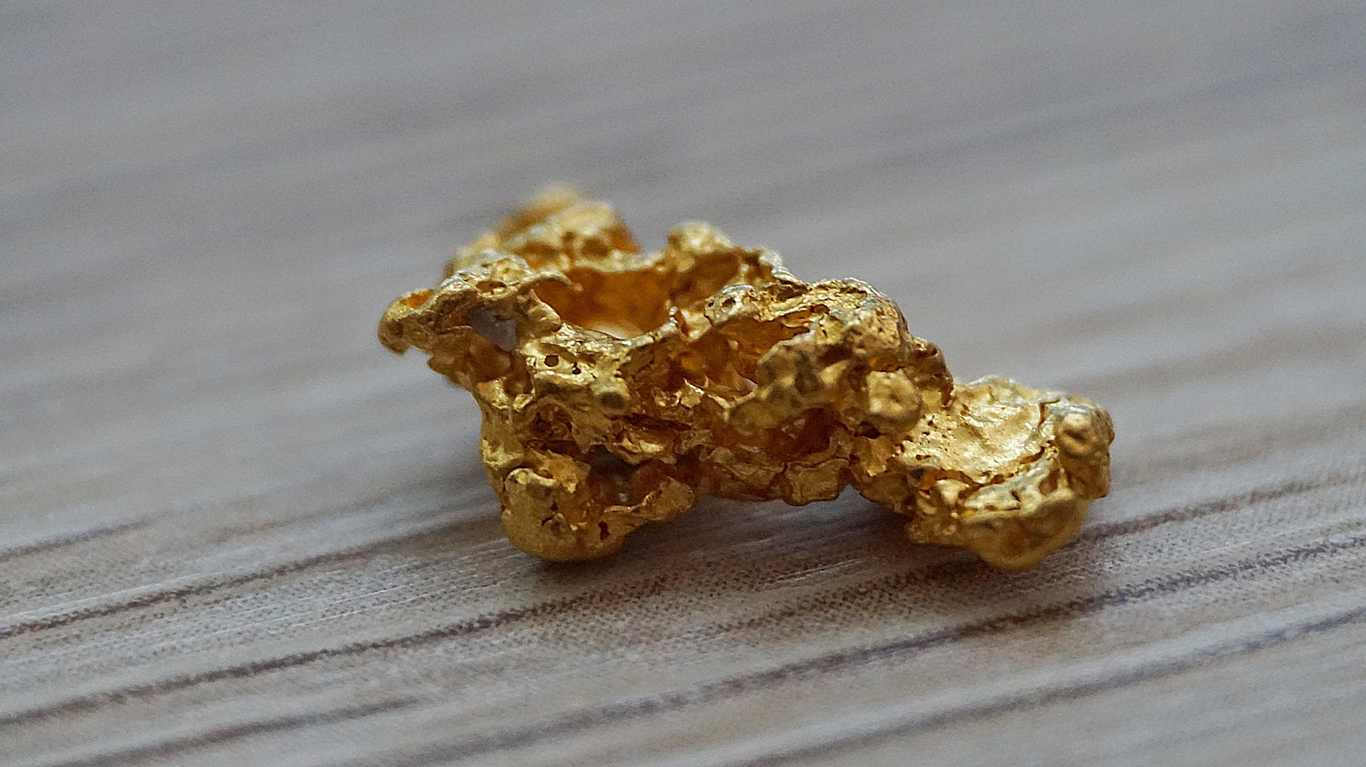 gold nugget 2269846 1920